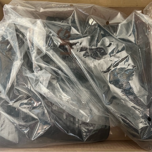 BLACK SPARKLY UGG BOOTS / LIKE NEW IN BOX - Picture 3 of 3